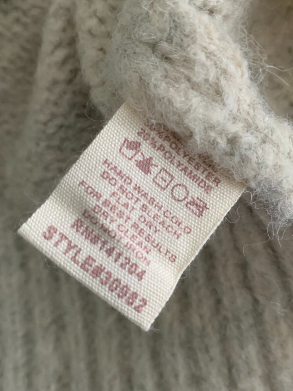 Little Mountain womens sweater - Picture 5 of 8